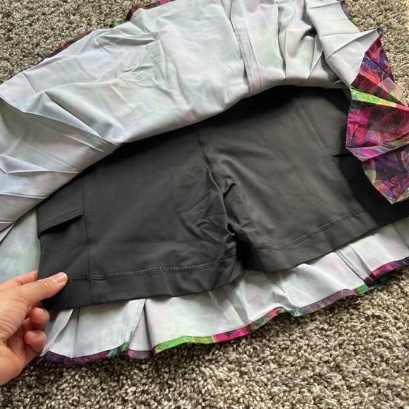 Lululemon skirt with short inside court rival skirt size 6 - Picture 6 of 10